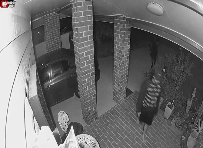 Video :A pleasant surprise is given to two robbers who steal into a residence!